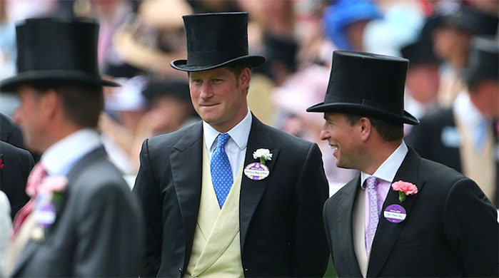 Il principe Harry d'Inghilterra che indossa il suo tight al famoso derby di Ascot