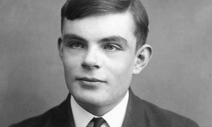 Alan Turing, il grande matematico inglese padre dell'informatica 